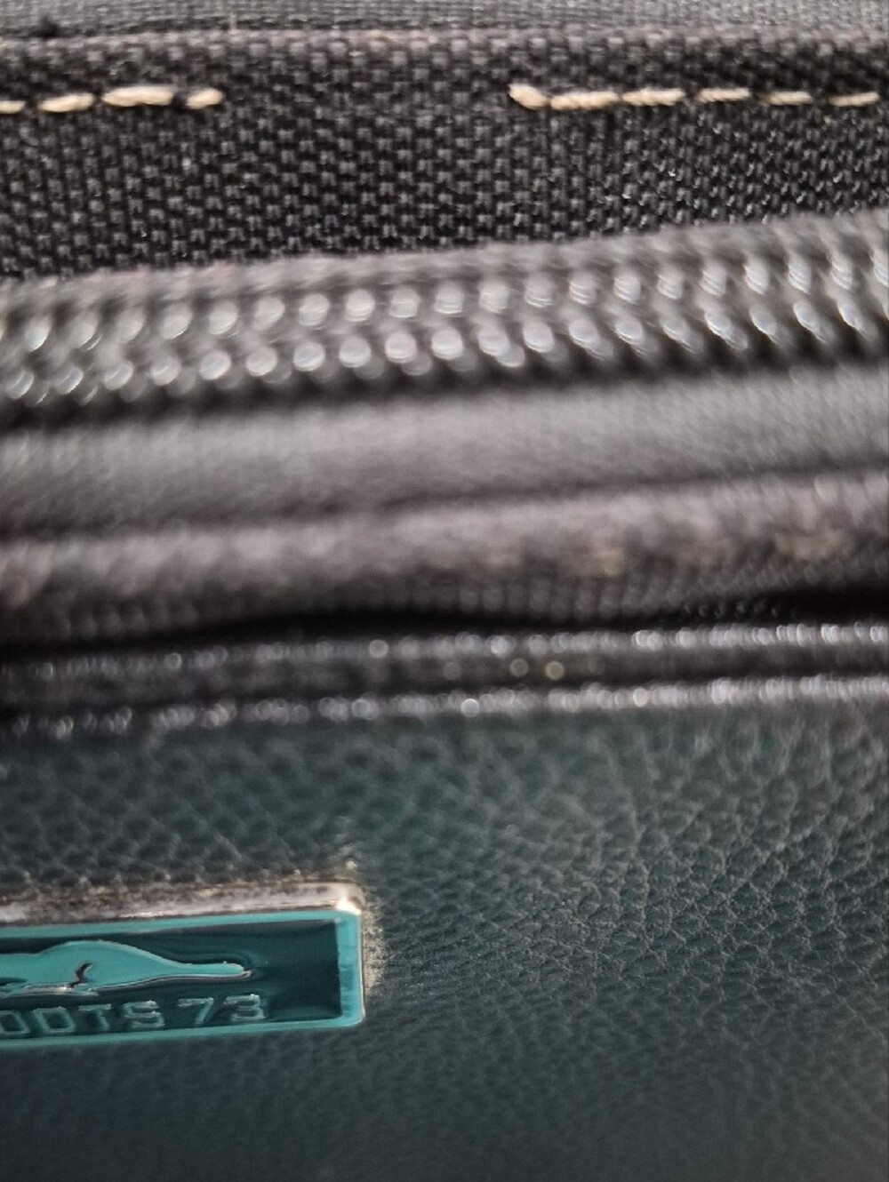 Roots 73 Black Pebbled Vegan Leather Crossbody Bag Triple Zip Multi-Pocket Purse - Picture 14 of 16